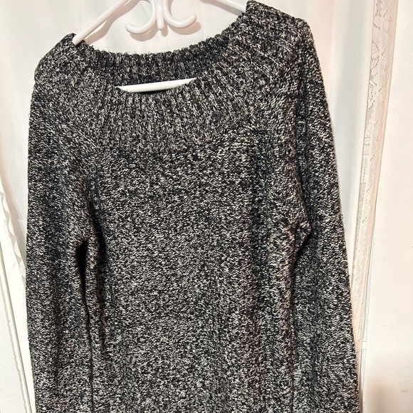 Ricki's grey Knit Sweater, rounded neckline- great for winter fun- xl - Picture 1 of 8